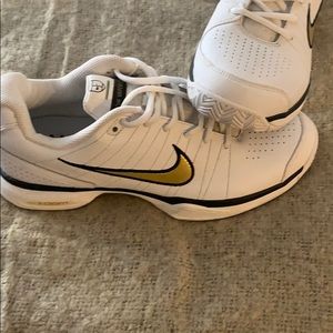 Men’s Nike sneakers